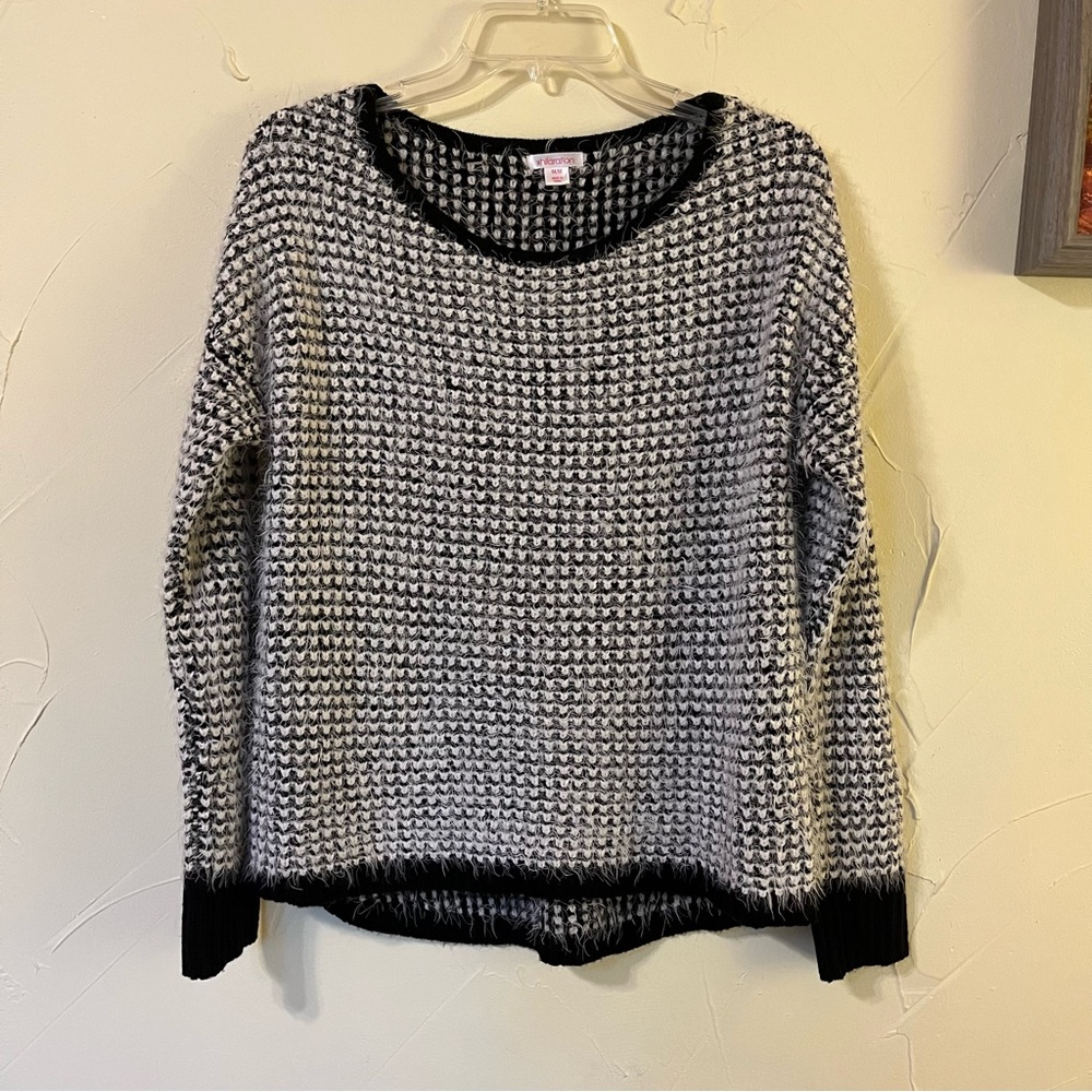 Xhilaration by Target Black and White Crewneck Sweater - Size Medium